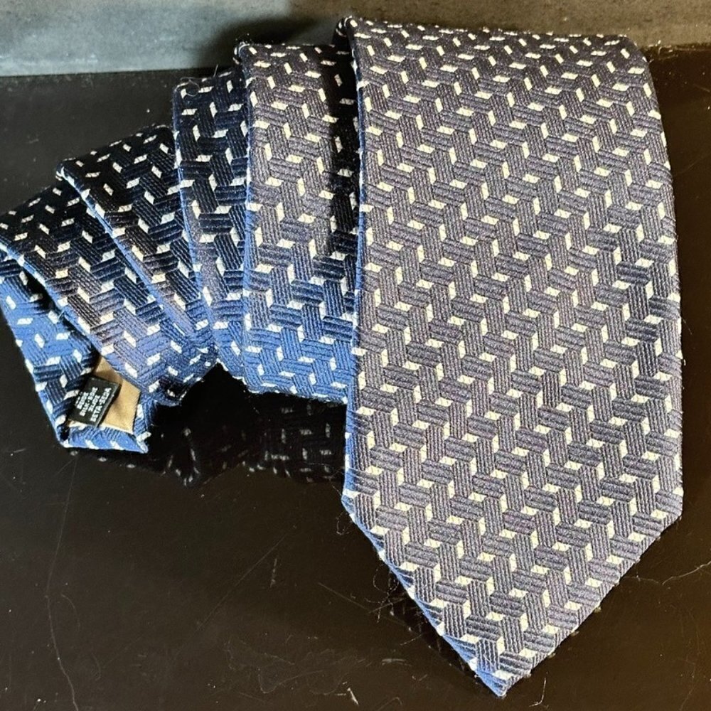 Emanuel Ungaro Silk Tie Blue white Modernist Mans EuC spots dots Vintage